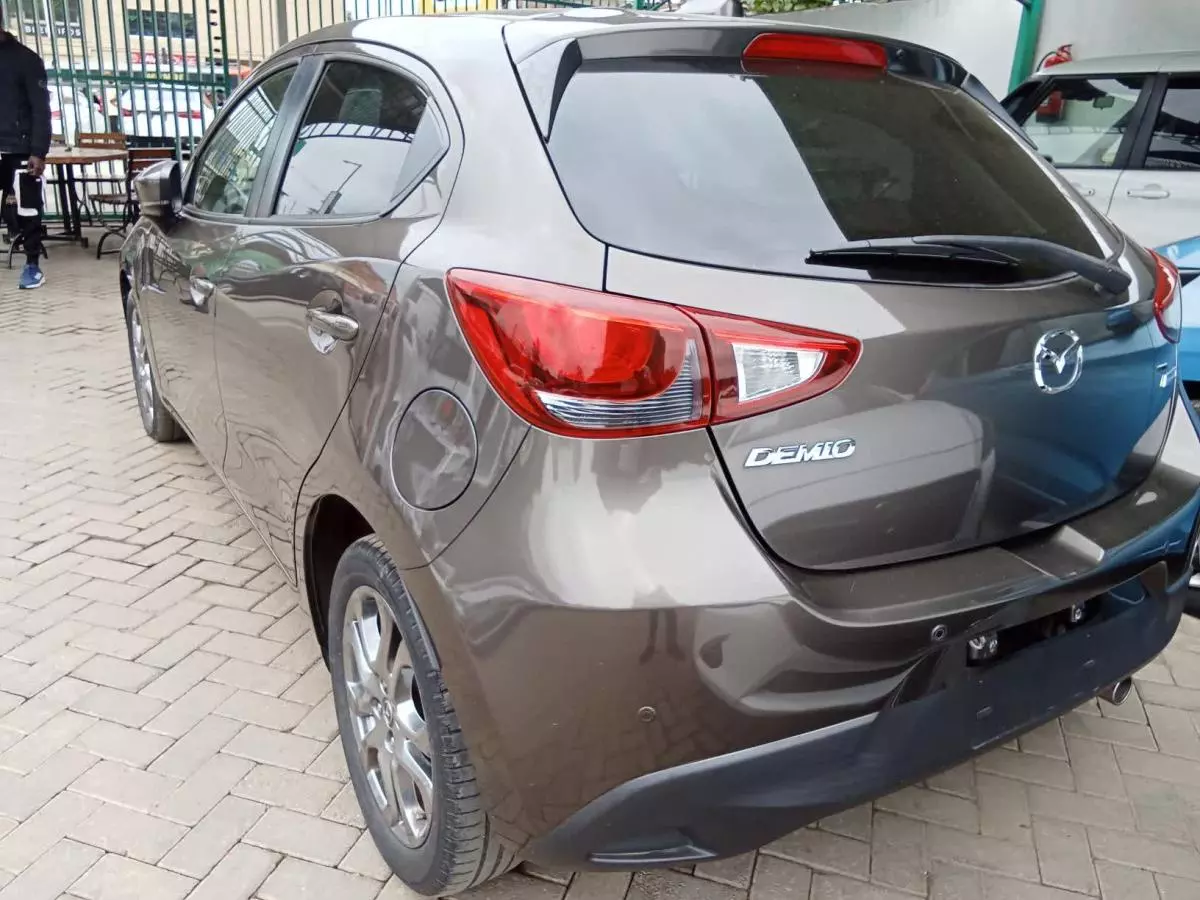 Mazda Demio   - 2017