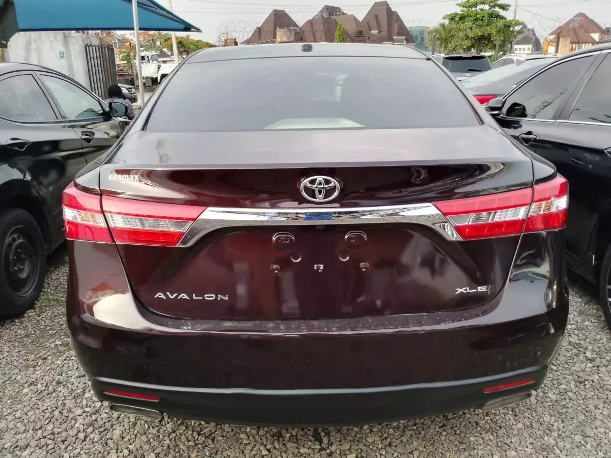 Toyota Avalon   - 2015