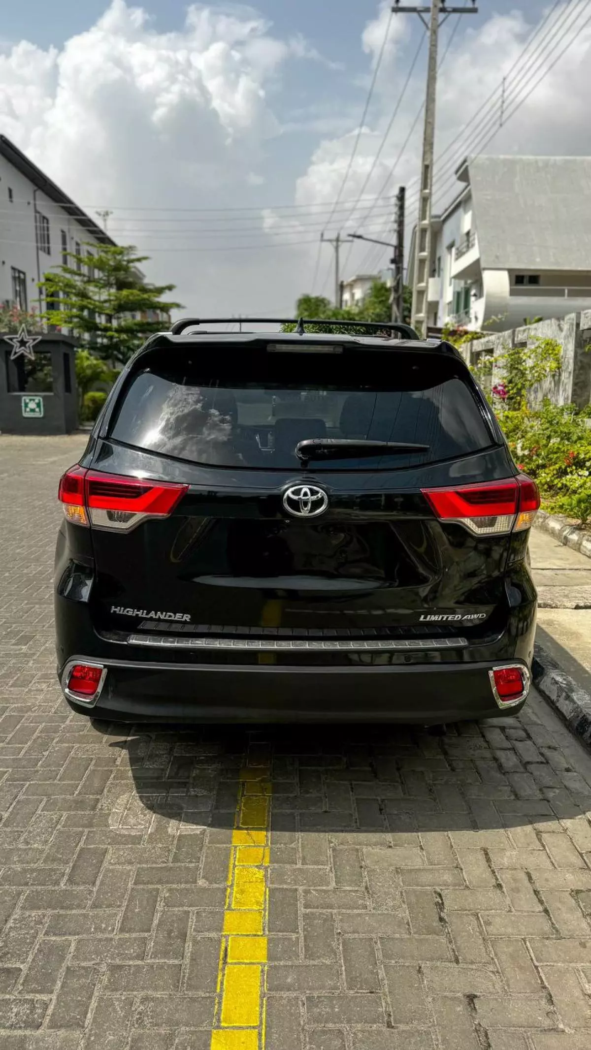 Toyota Highlander   - 2015