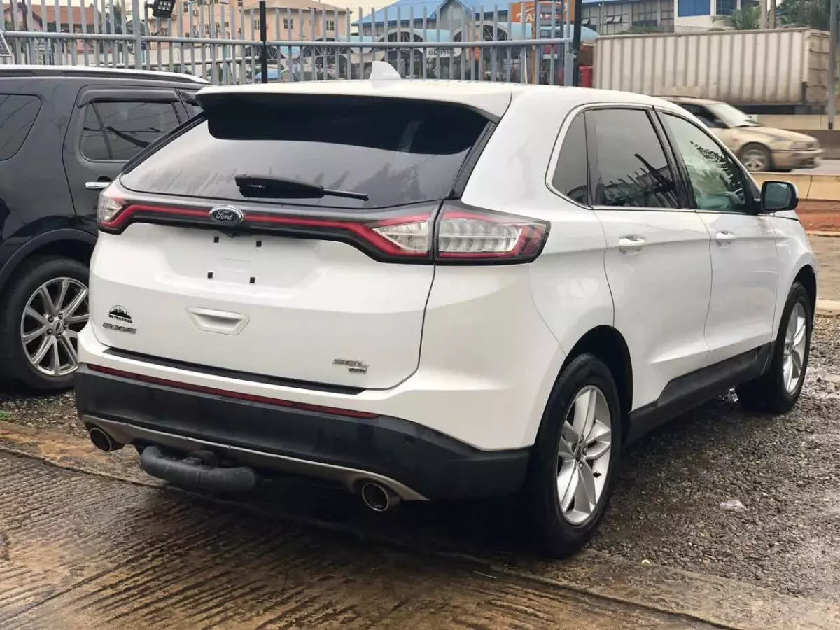 Ford Edge   - 2015