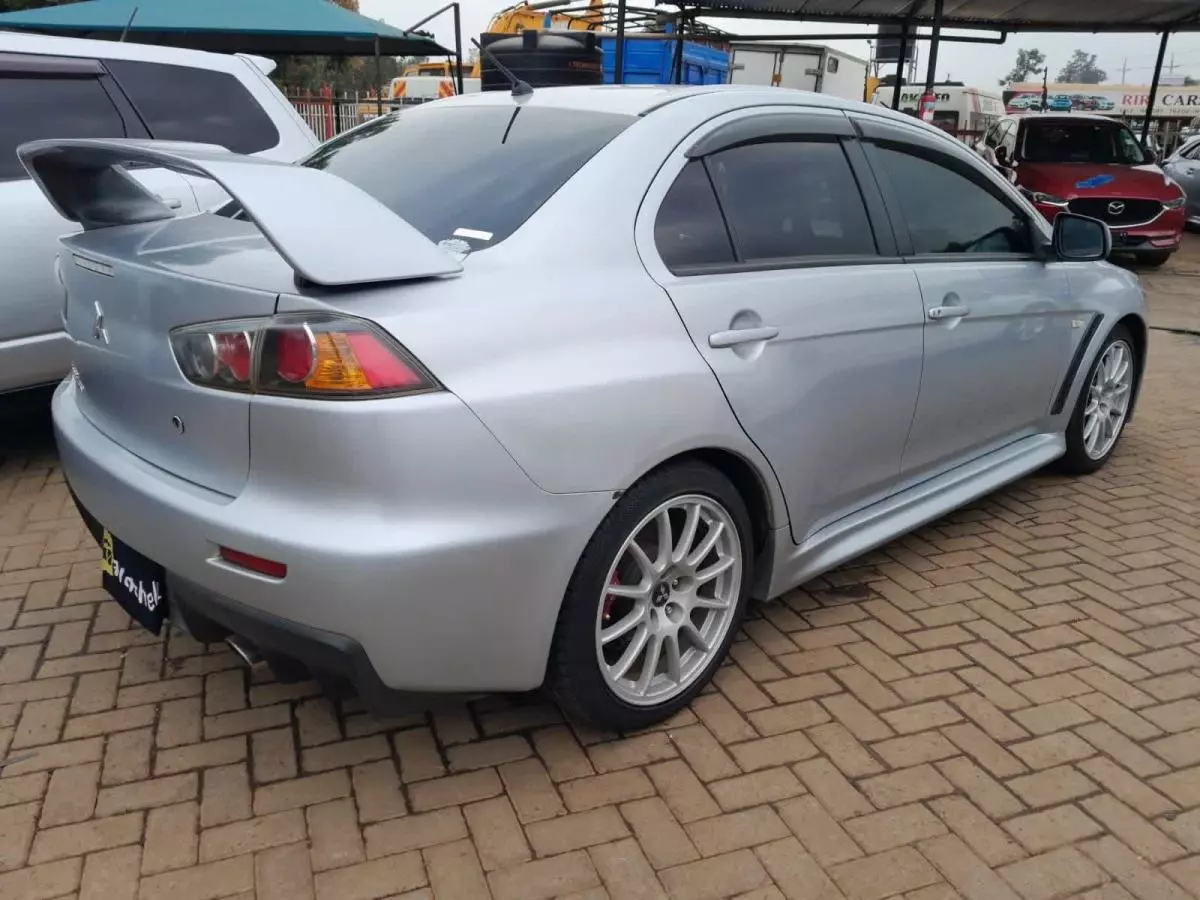 Mitsubishi Lancer - 2012