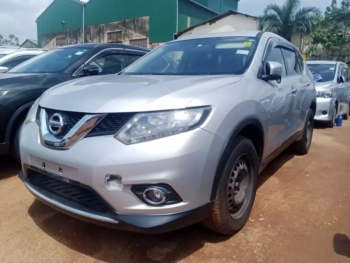 Nissan X-Trail   - 2016