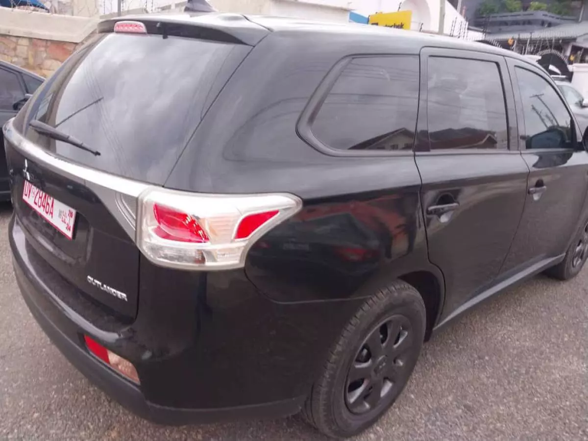 Mitsubishi OUTLANDER   - 2014