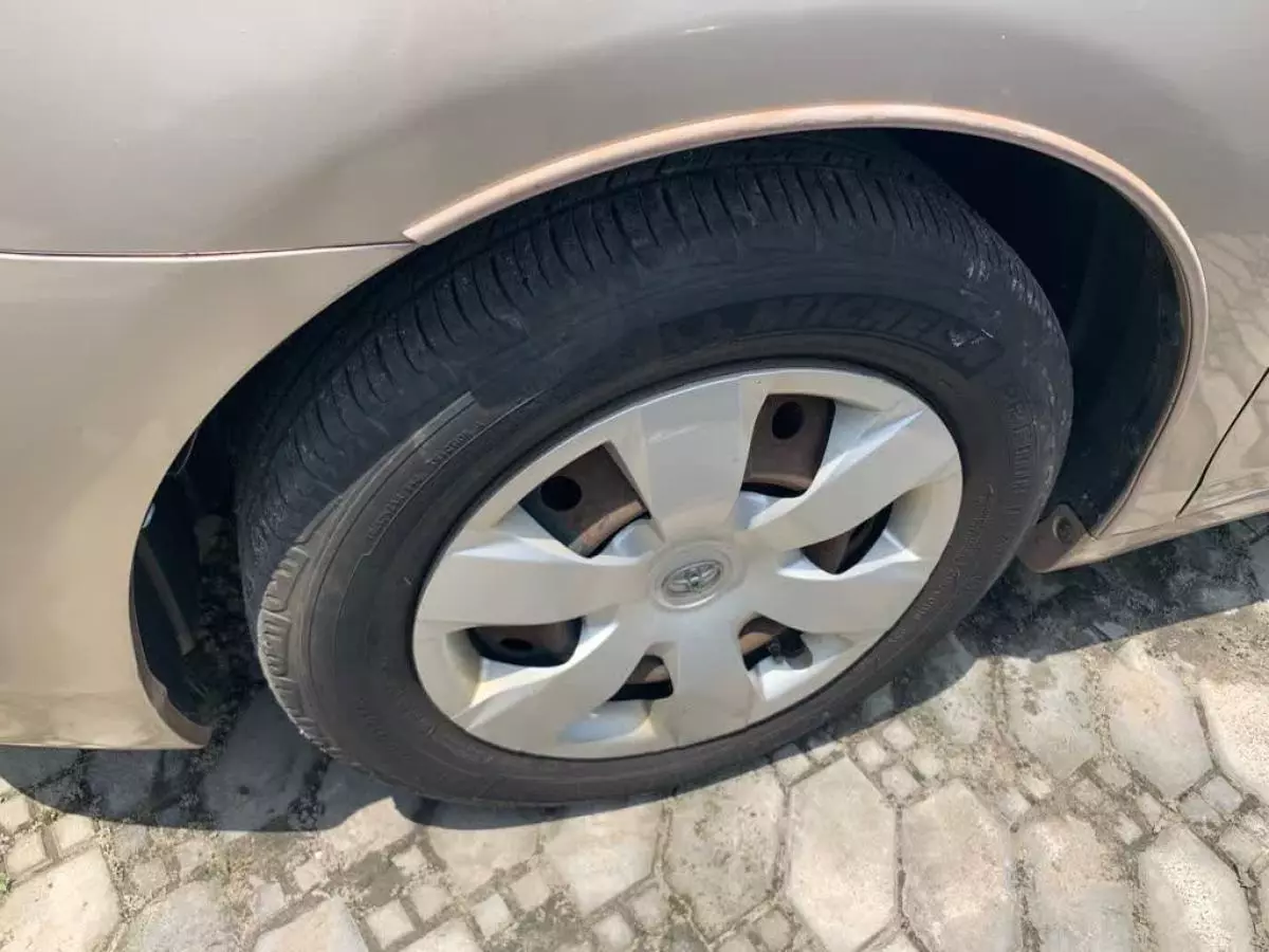 Toyota Camry - 2009