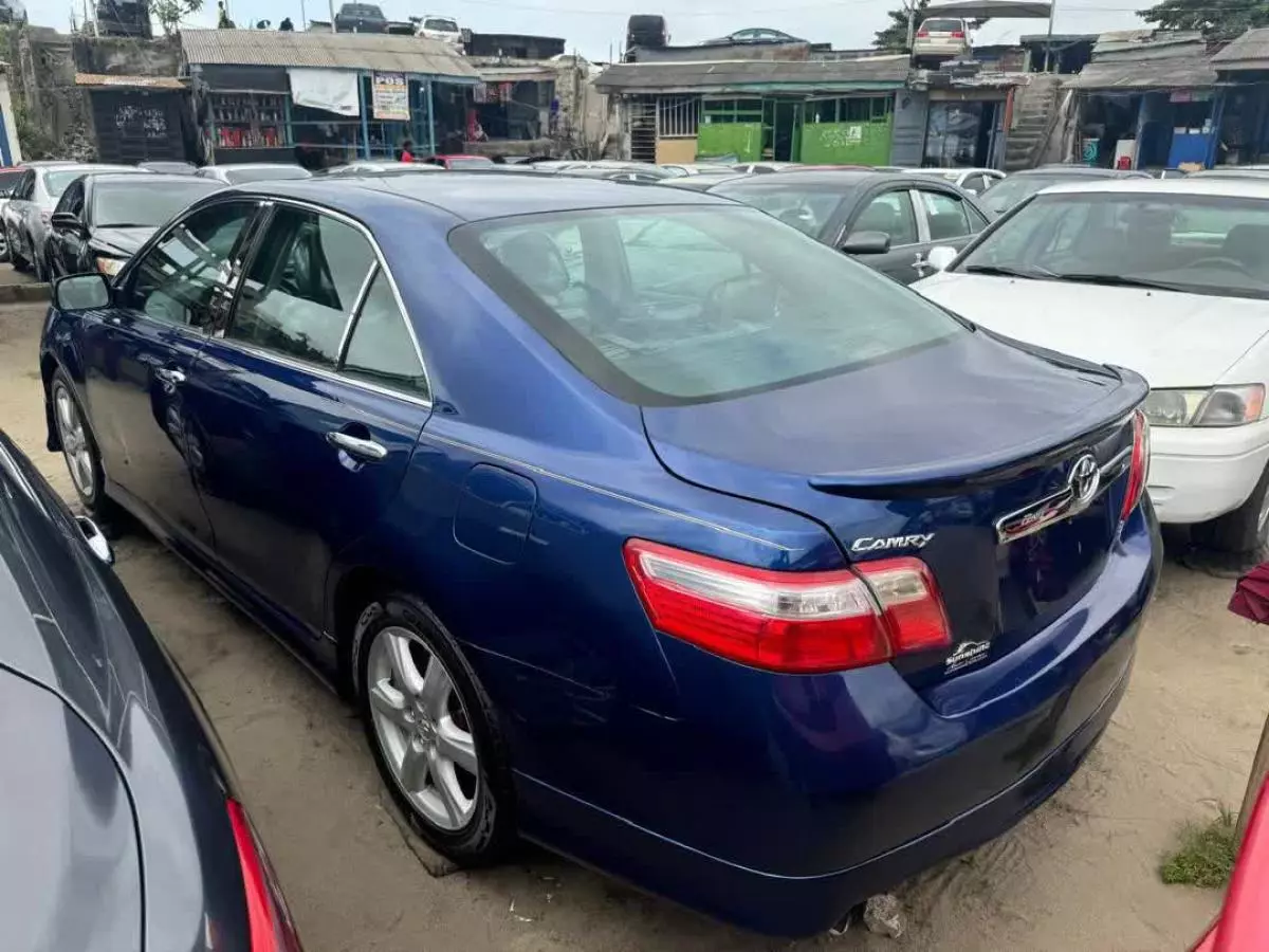 Toyota Camry   - 2008