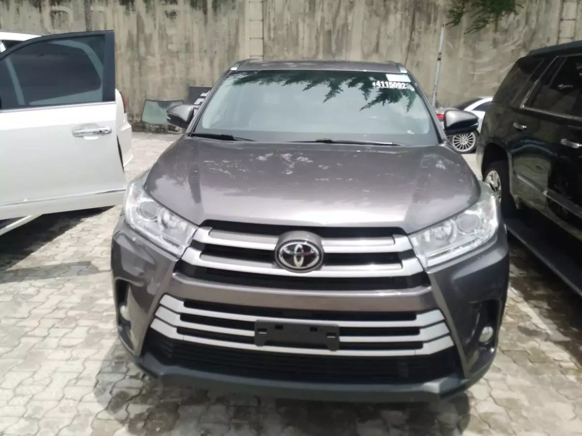 Toyota Highlander   - 2018