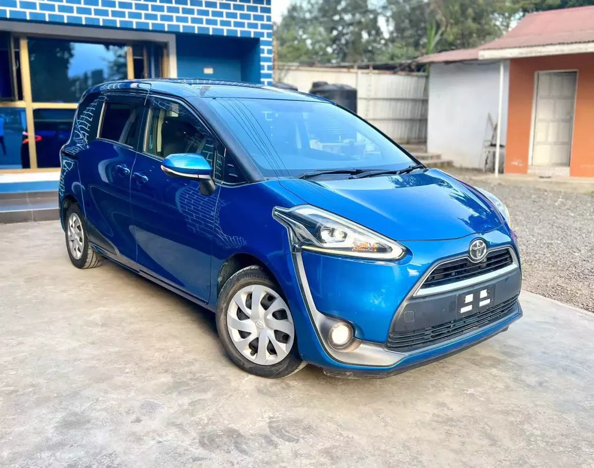 Toyota Sienta   - 2016