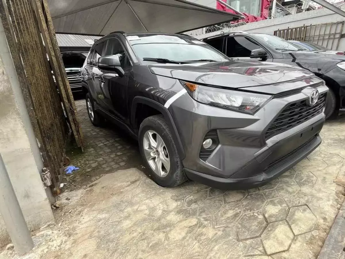 Toyota RAV 4   - 2021