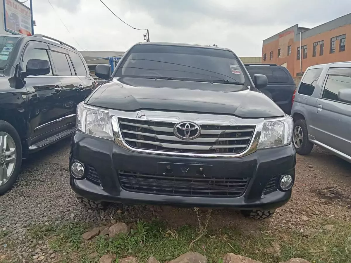 Toyota Hilux vigo    - 2013