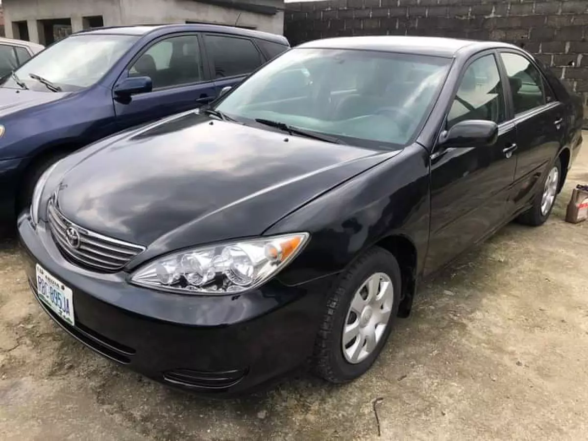 Toyota Camry   - 2005