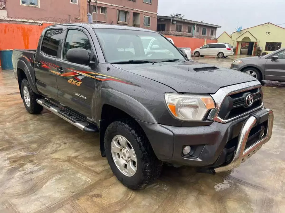 Toyota Tacoma   - 2013