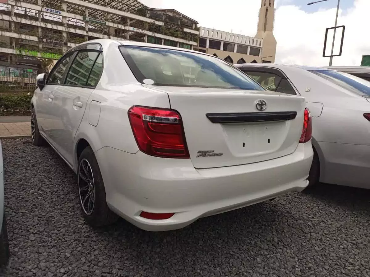 Toyota Axio  - 2015