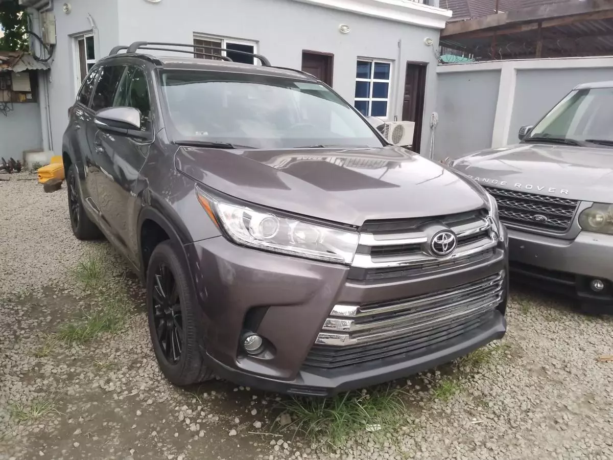 Toyota Highlander   - 2019