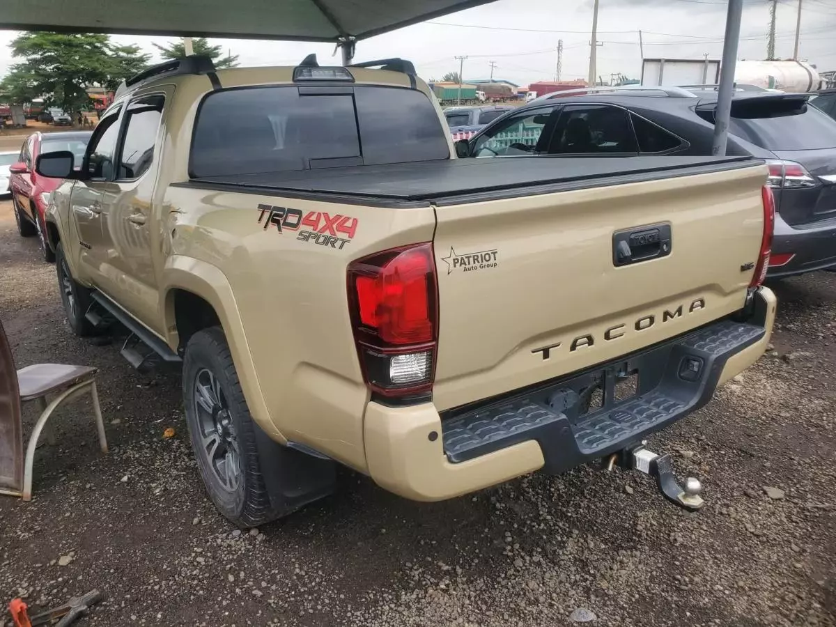 Toyota Tacoma   - 2019