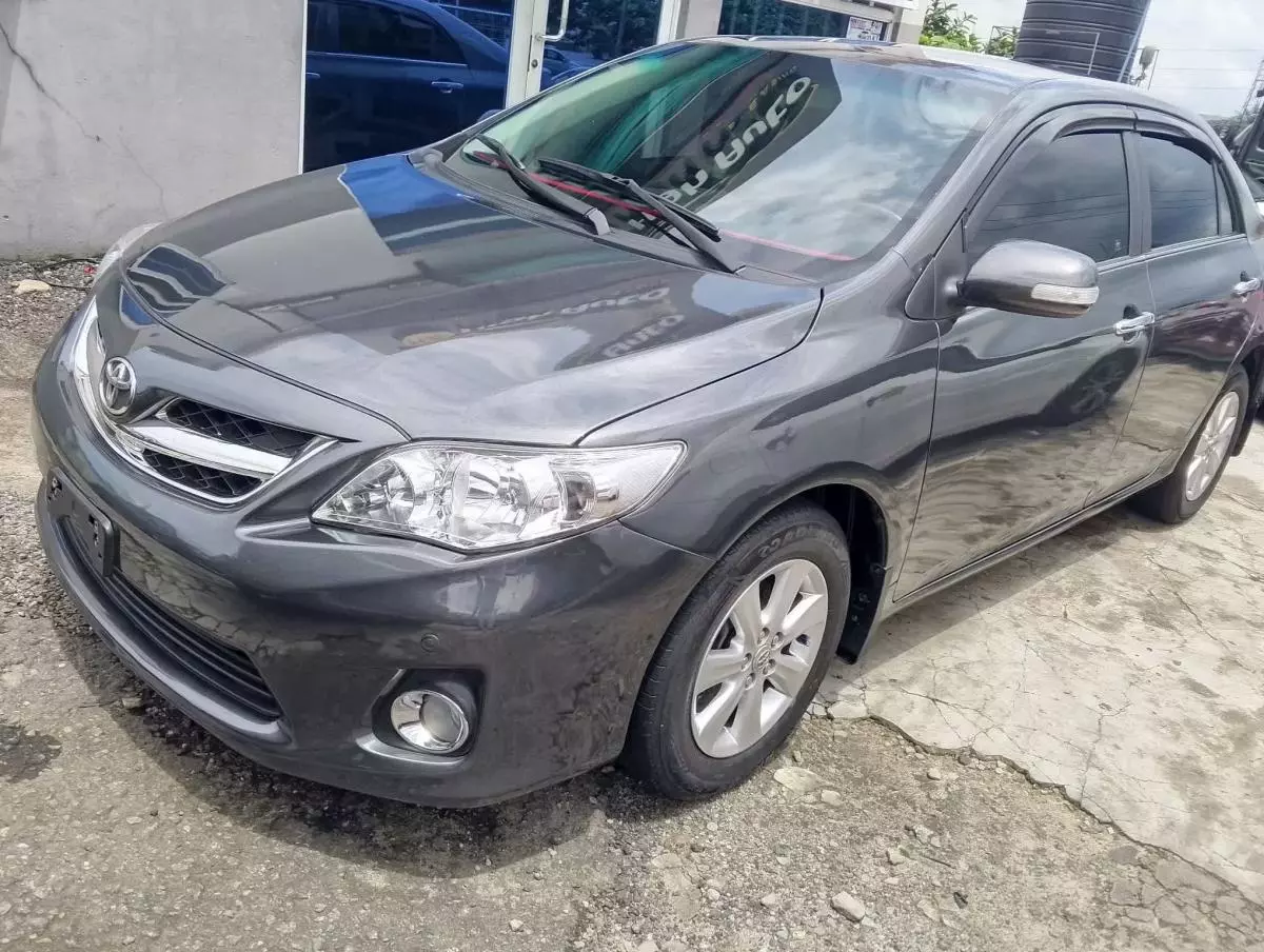 Toyota Corolla   - 2012