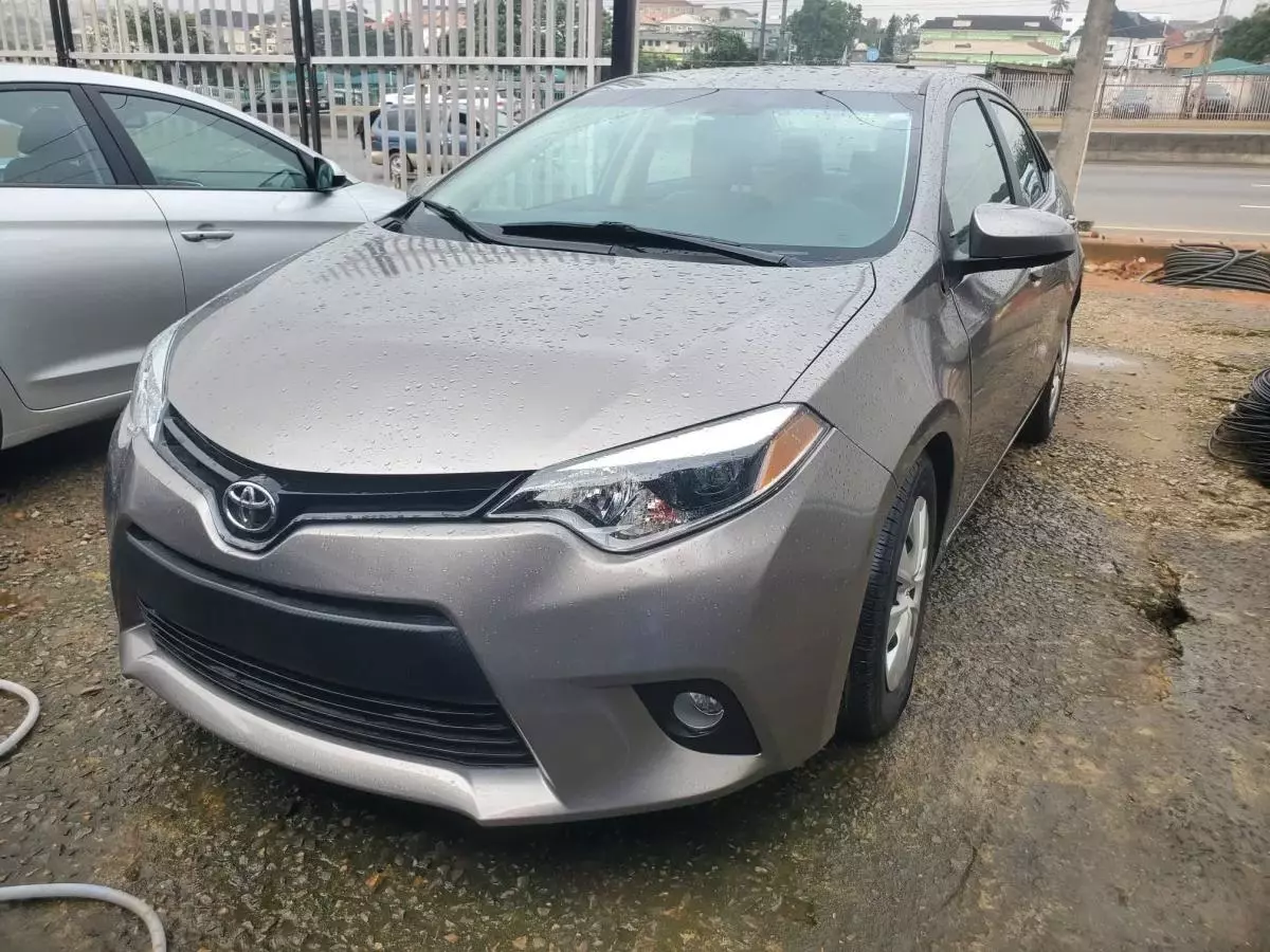 Toyota Corolla   - 2015