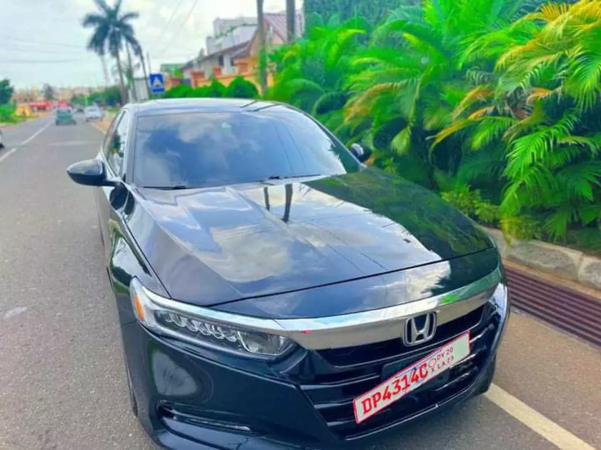 Honda Accord   - 2019