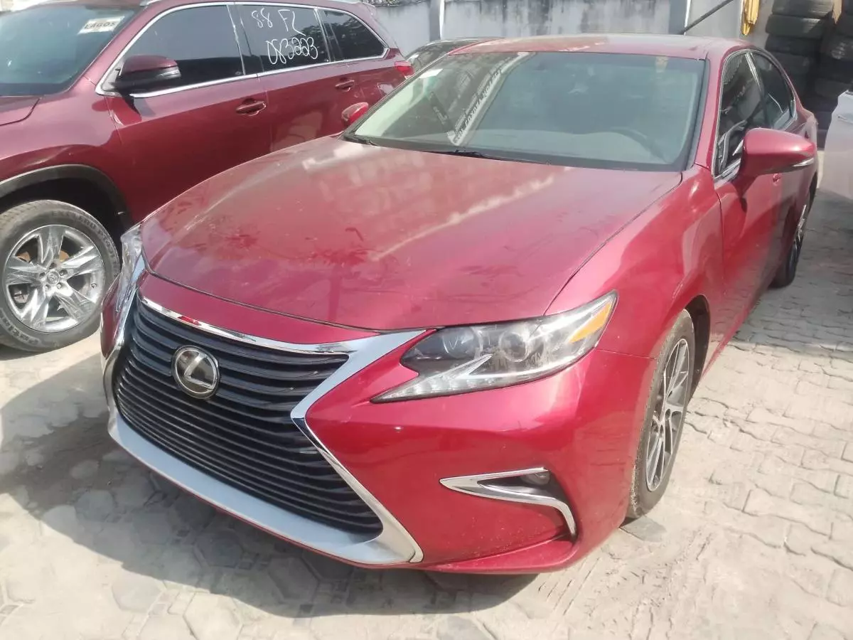 Lexus ES 350   - 2016