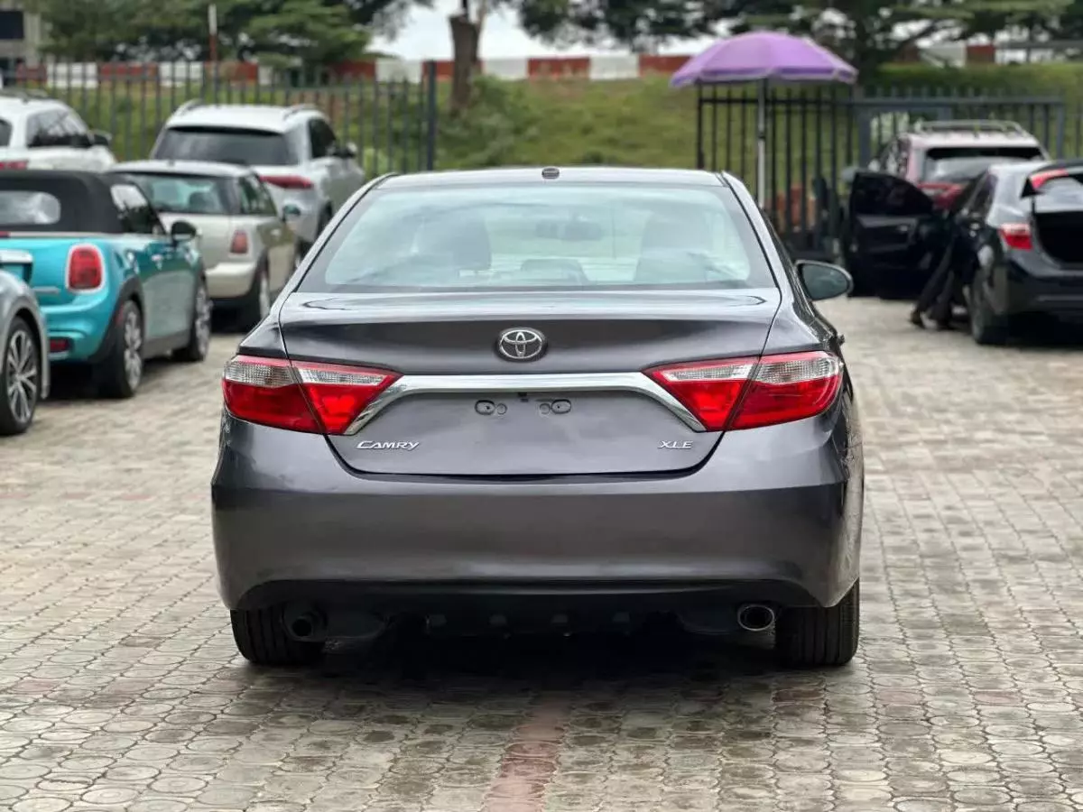 Toyota Camry   - 2016