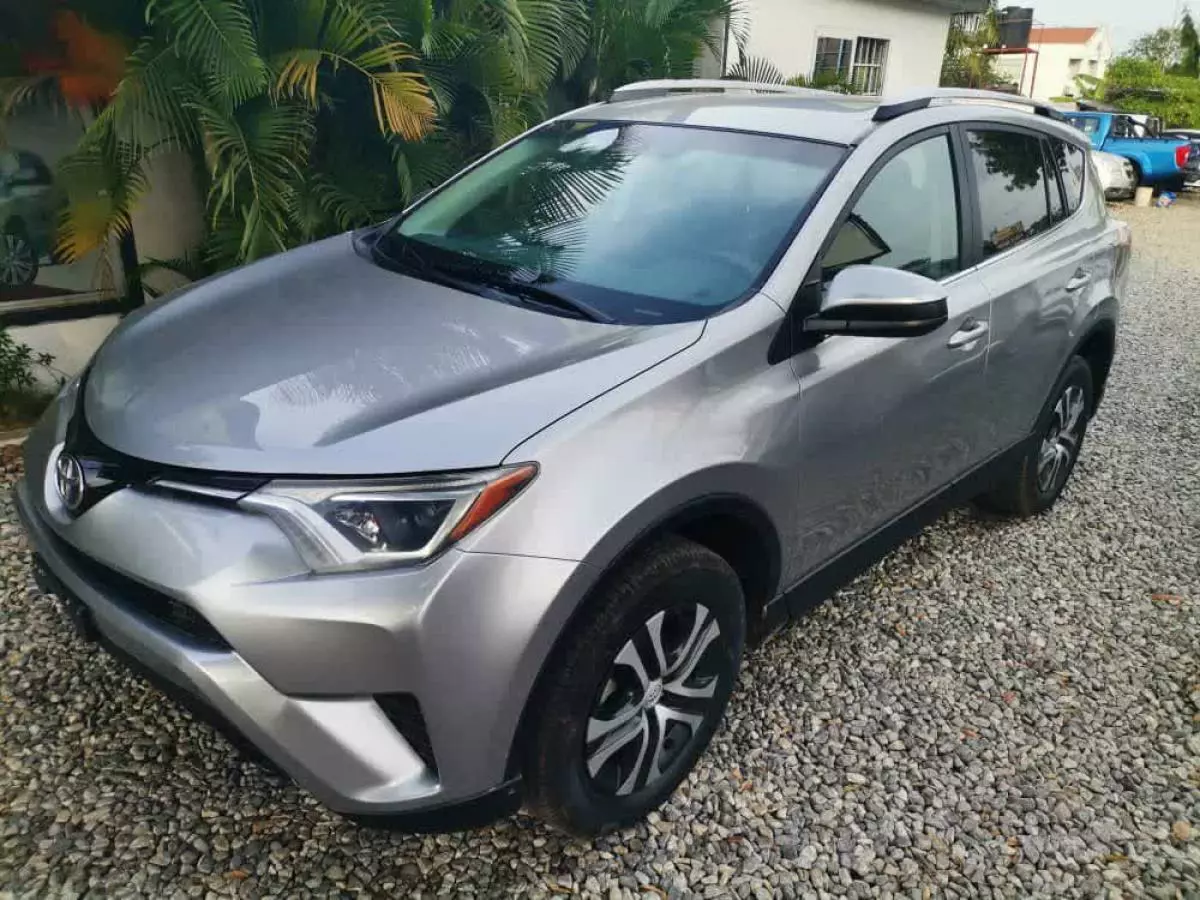 Toyota RAV 4   - 2017