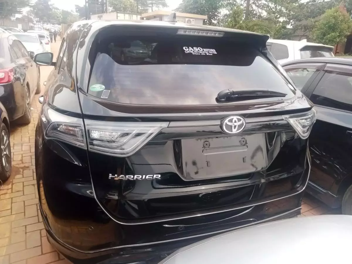 Toyota Harrier   - 2016