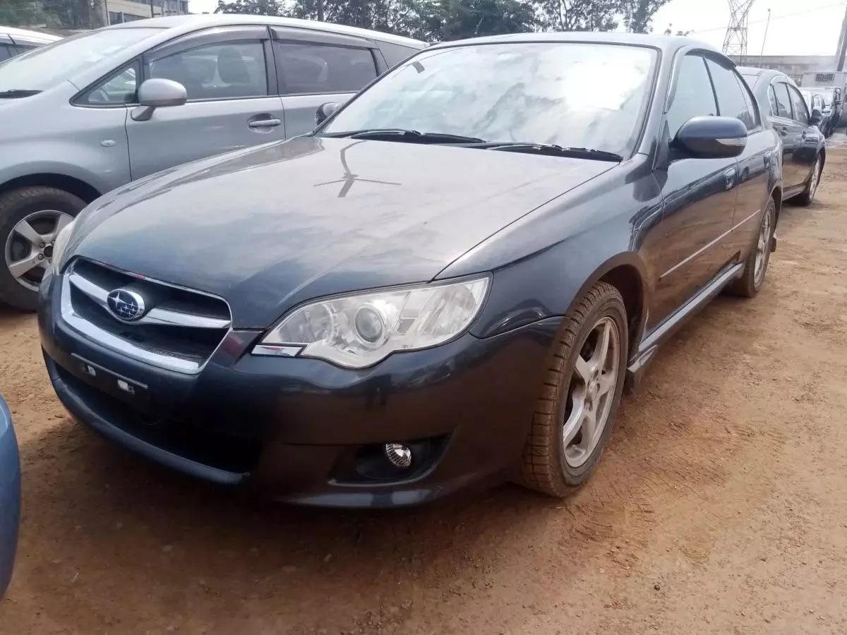 Subaru Legacy   - 2009