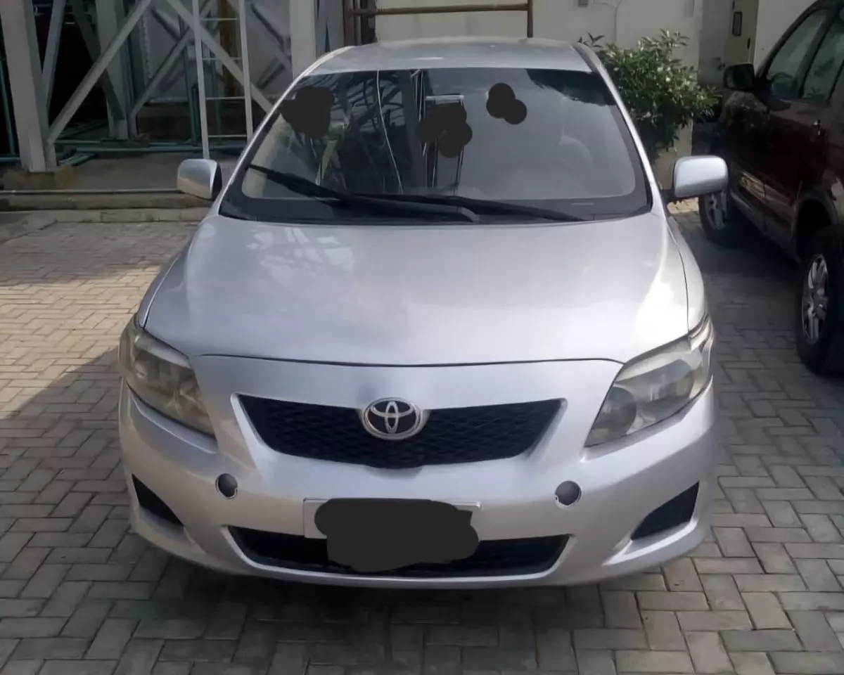 Toyota Corolla   - 2009