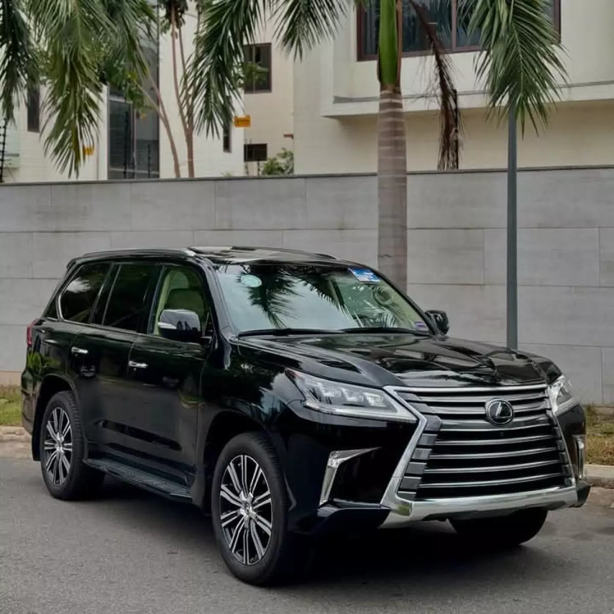 Lexus LX 570   - 2019