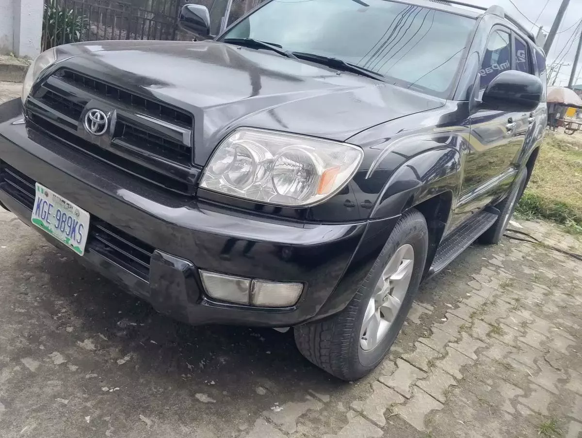 Toyota 4-Runner   - 2005