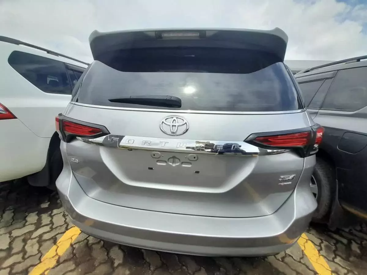 Toyota Fortuner - 2016