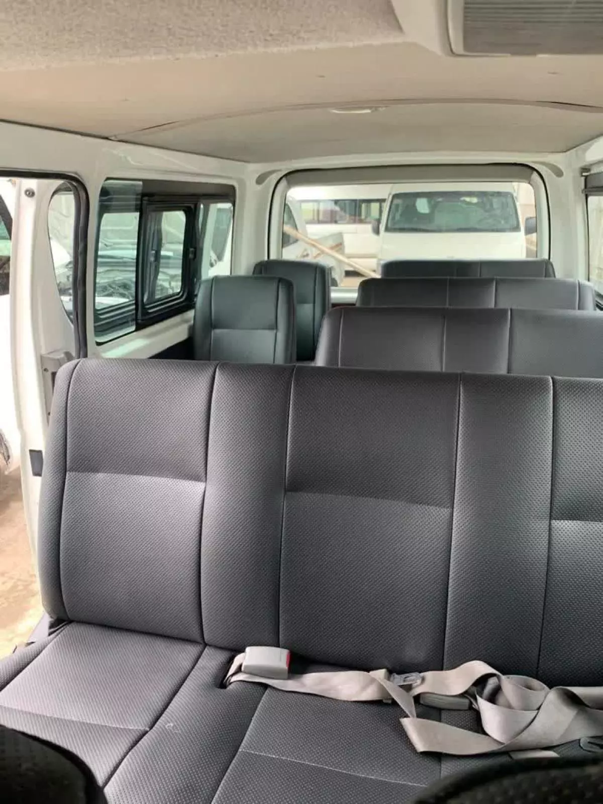 Toyota Hiace   - 2010