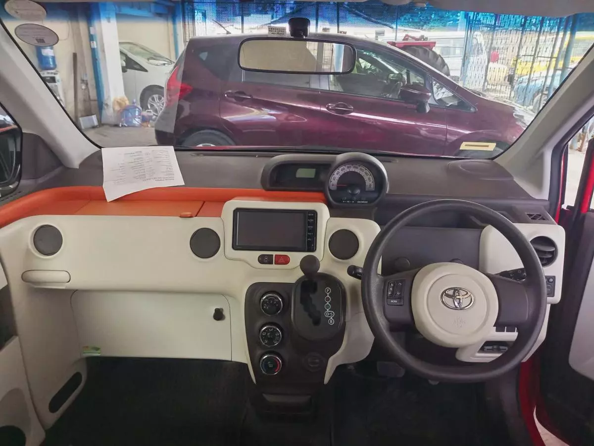 Toyota Porte - 2015