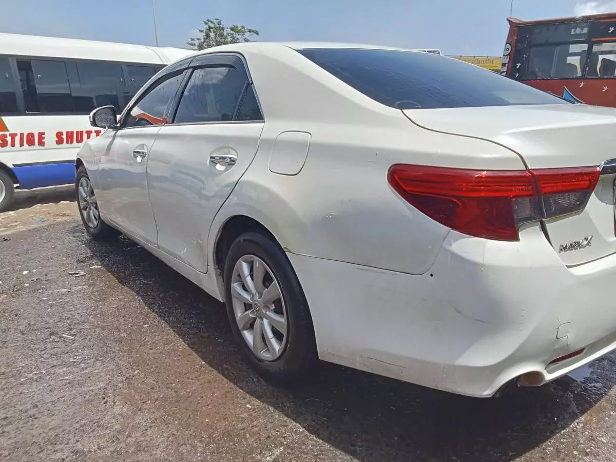 Toyota Mark X   - 2015