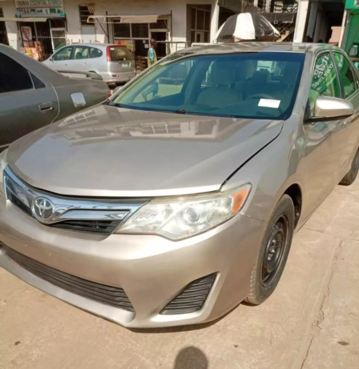 Toyota Camry   - 2014