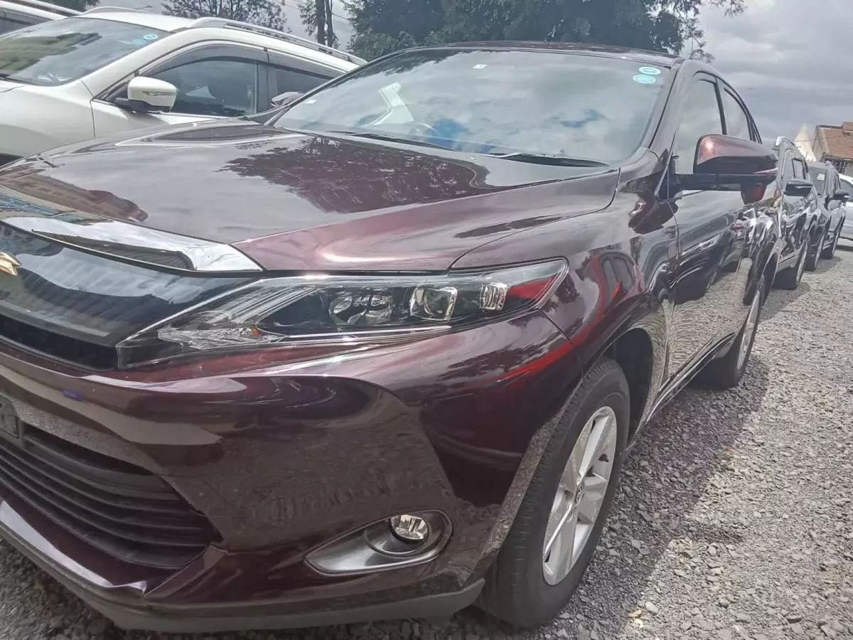 Toyota Harrier   - 2016