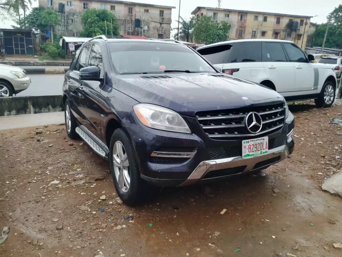 Mercedes-Benz ML 350   - 2012