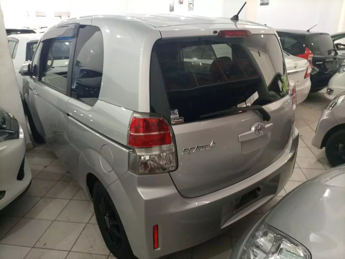 Toyota Spade  - 2016