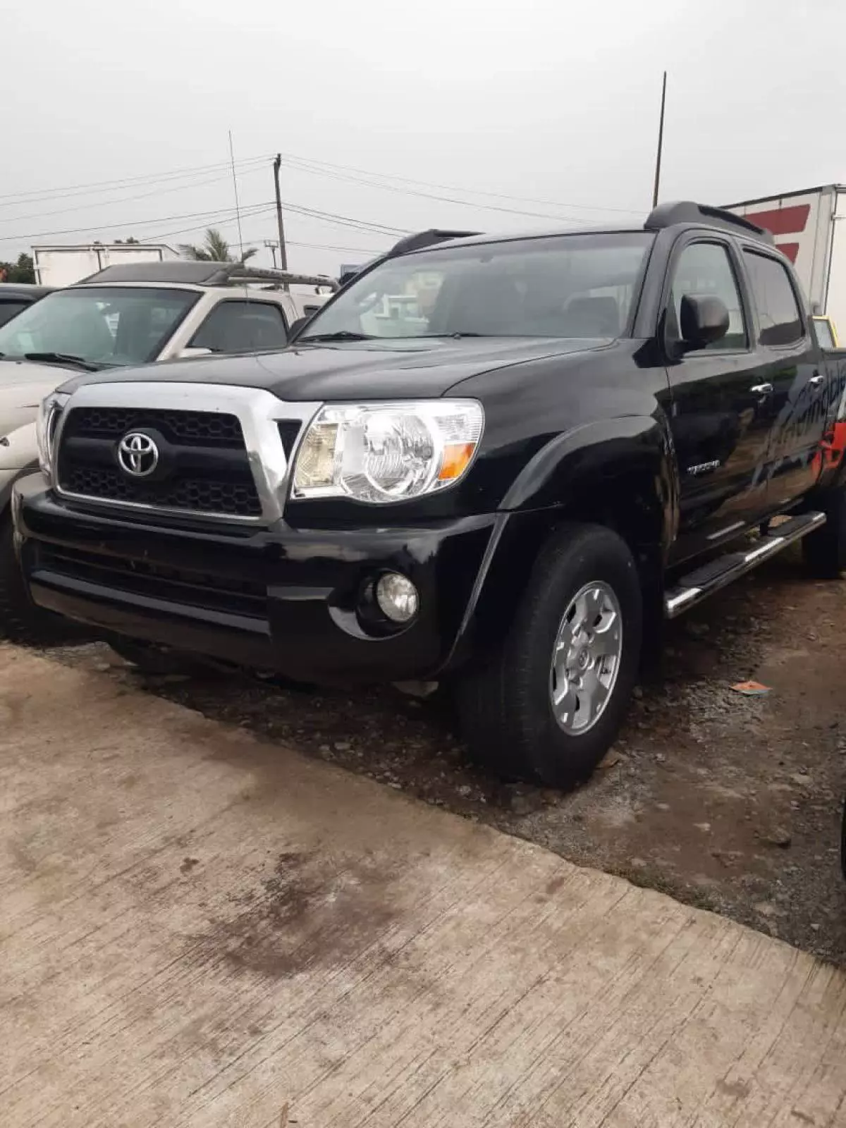 Toyota Tacoma   - 2011