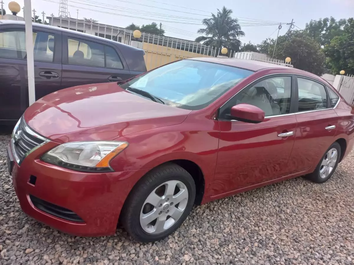 Nissan Sentra - 2013