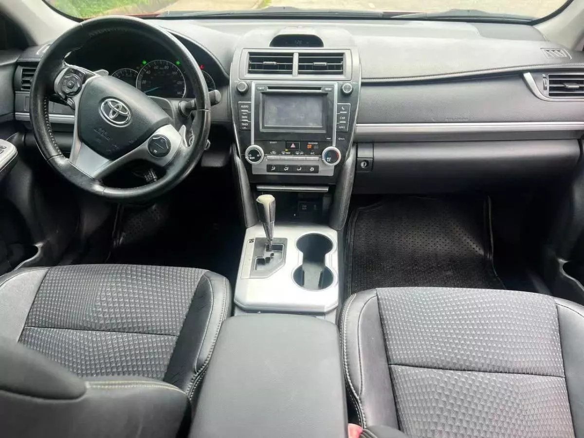 Toyota Camry   - 2013