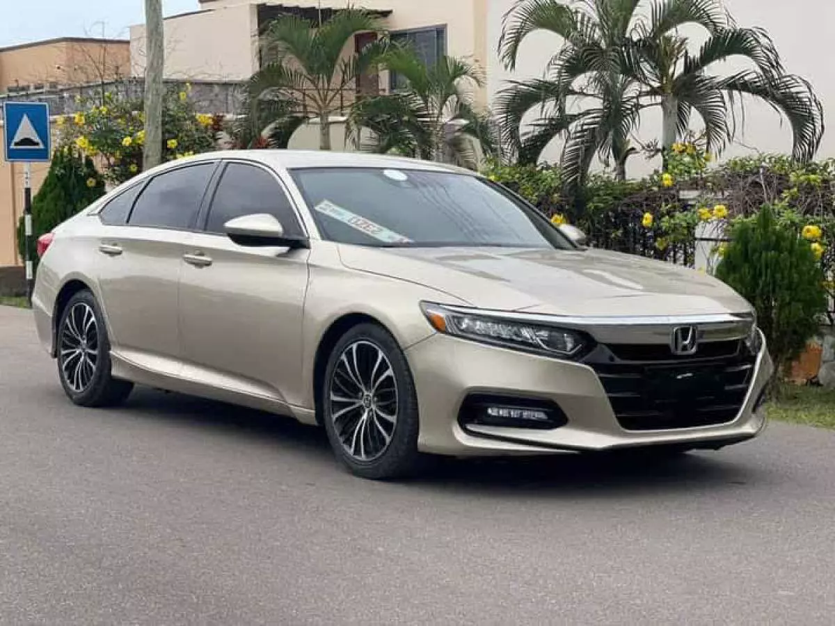 Honda Accord   - 2018