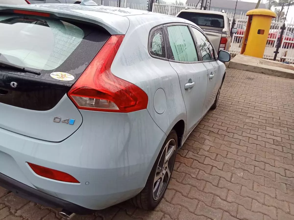 Volvo V40   - 2017