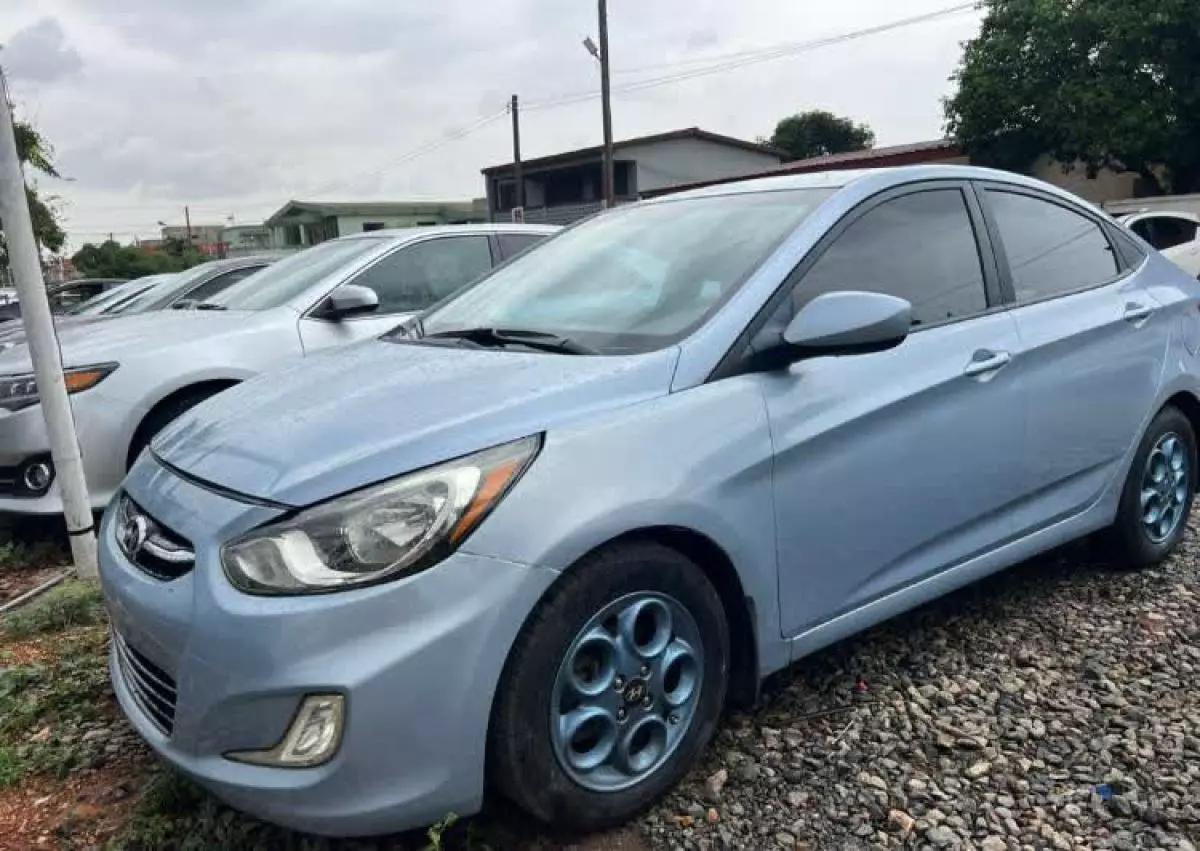 Hyundai Accent   - 2014