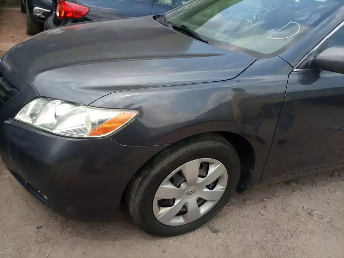 Toyota Camry - 2009