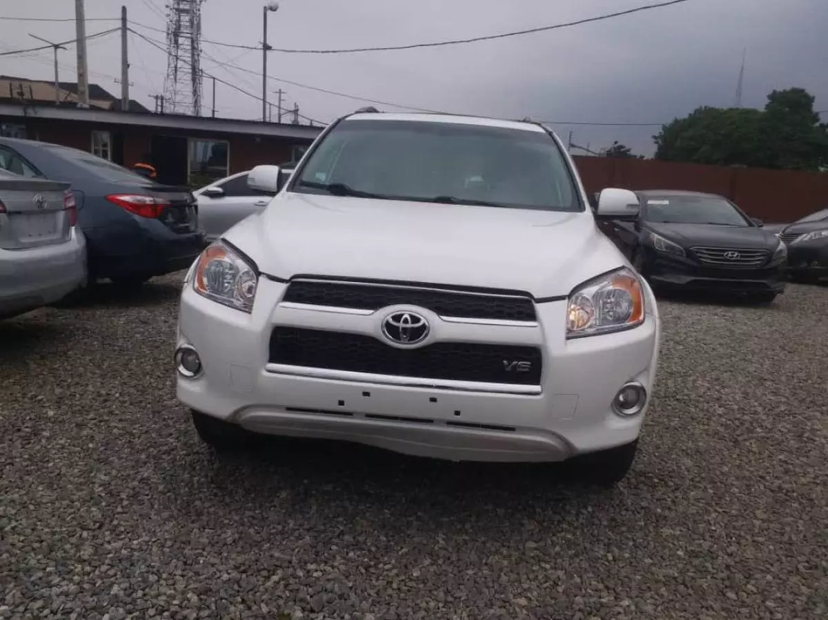 Toyota RAV 4   - 2011