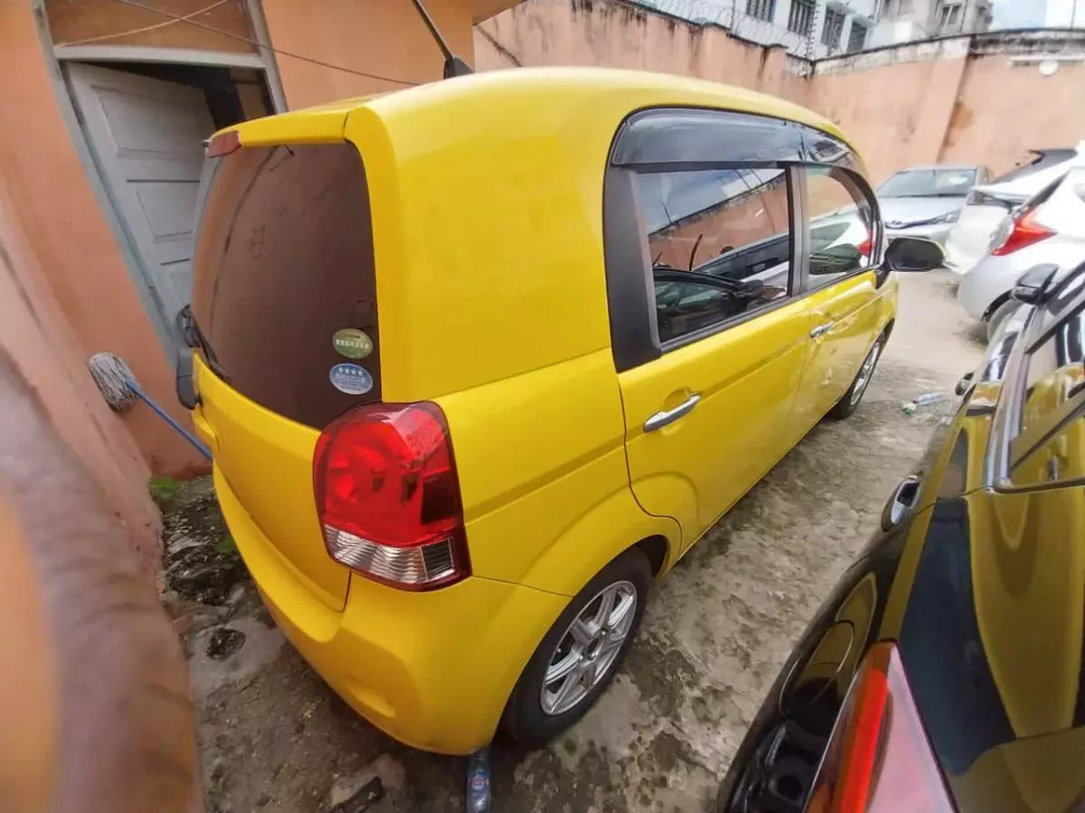 Toyota Porte   - 2016