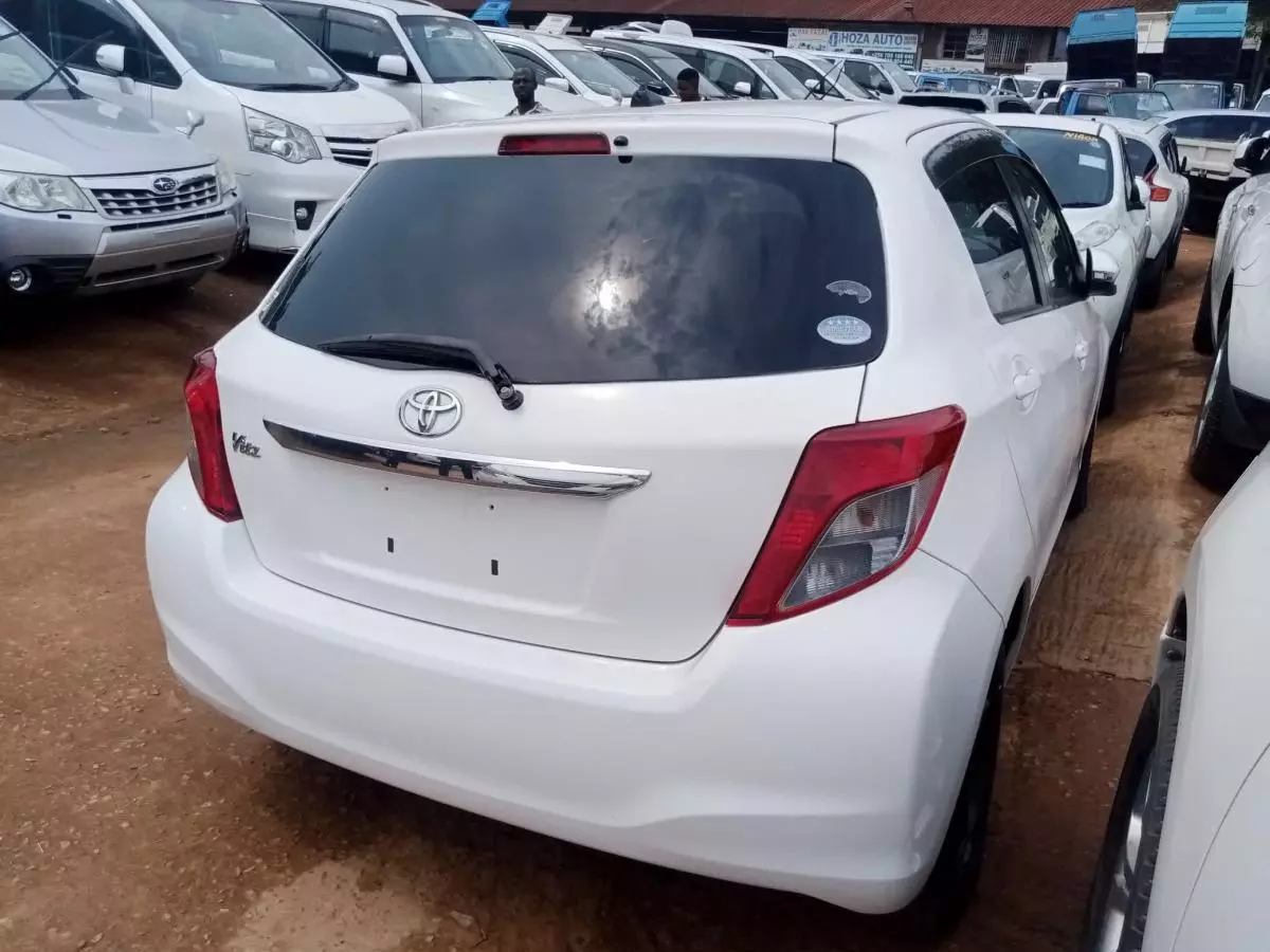 Toyota Vitz   - 2013