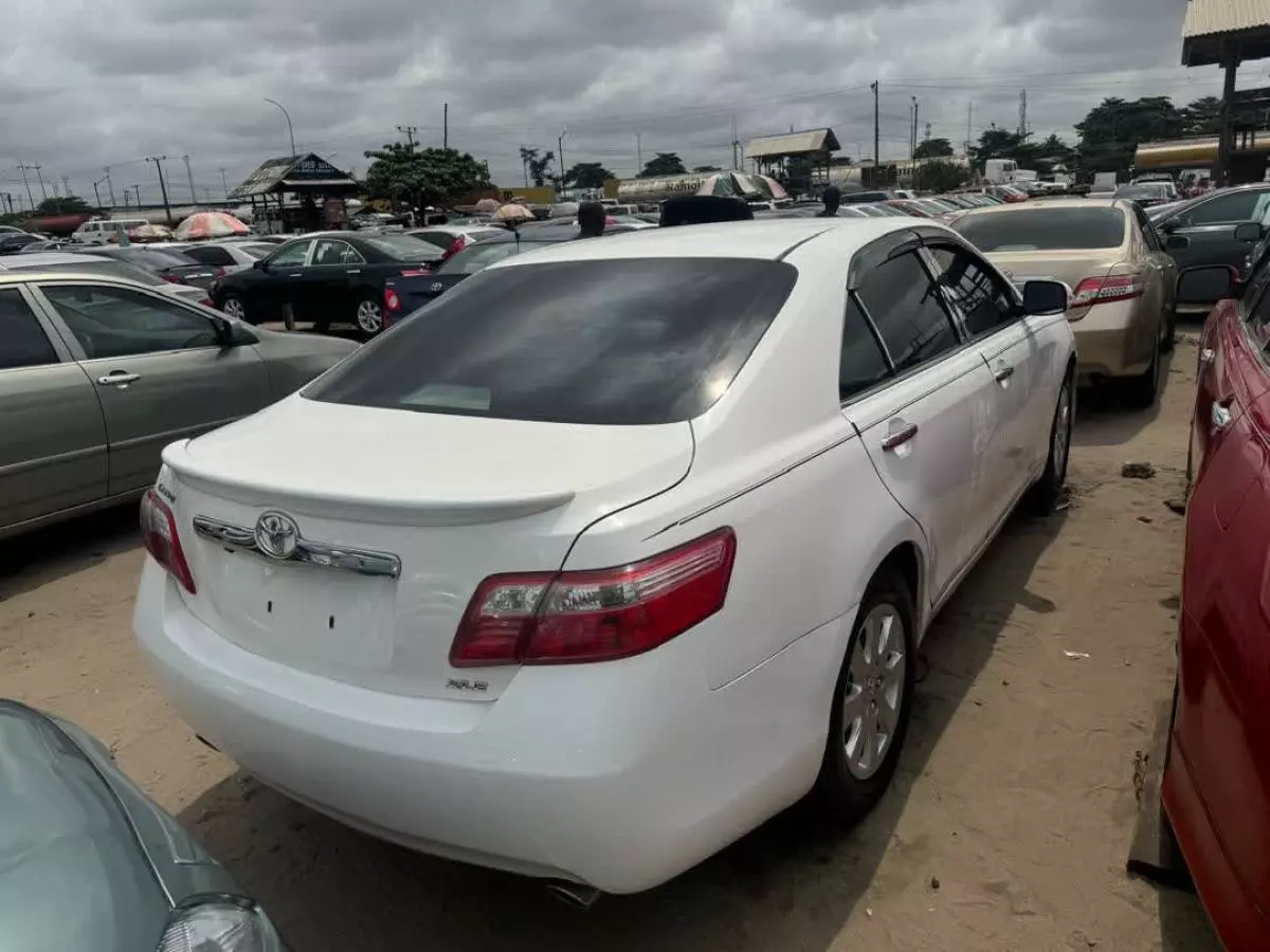 Toyota Camry   - 2007