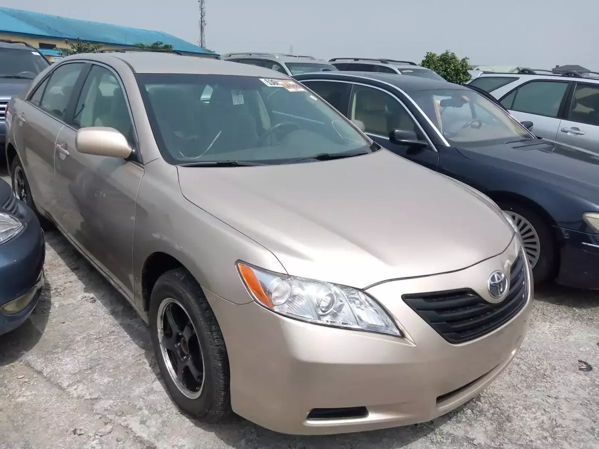 Toyota Camry   - 2008