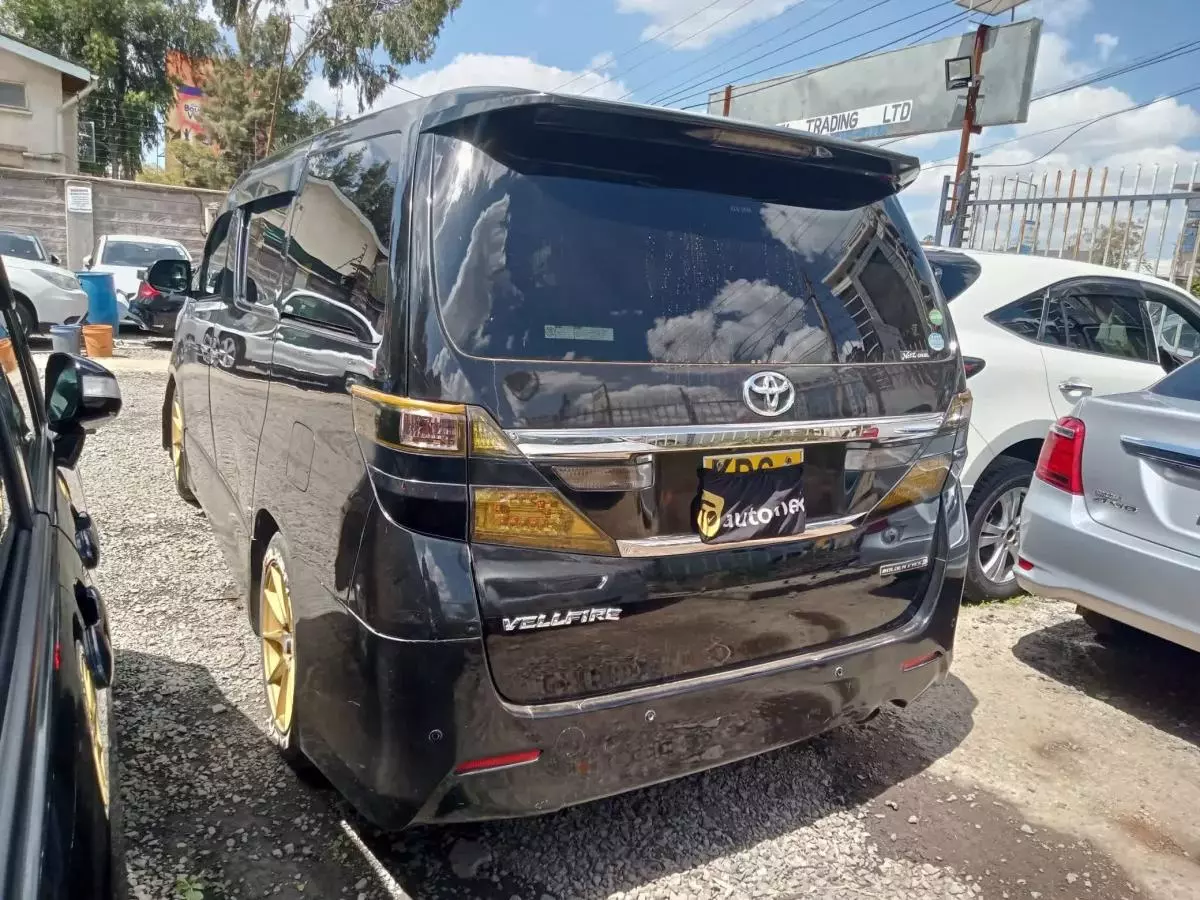 Toyota Vellfire  - 2014